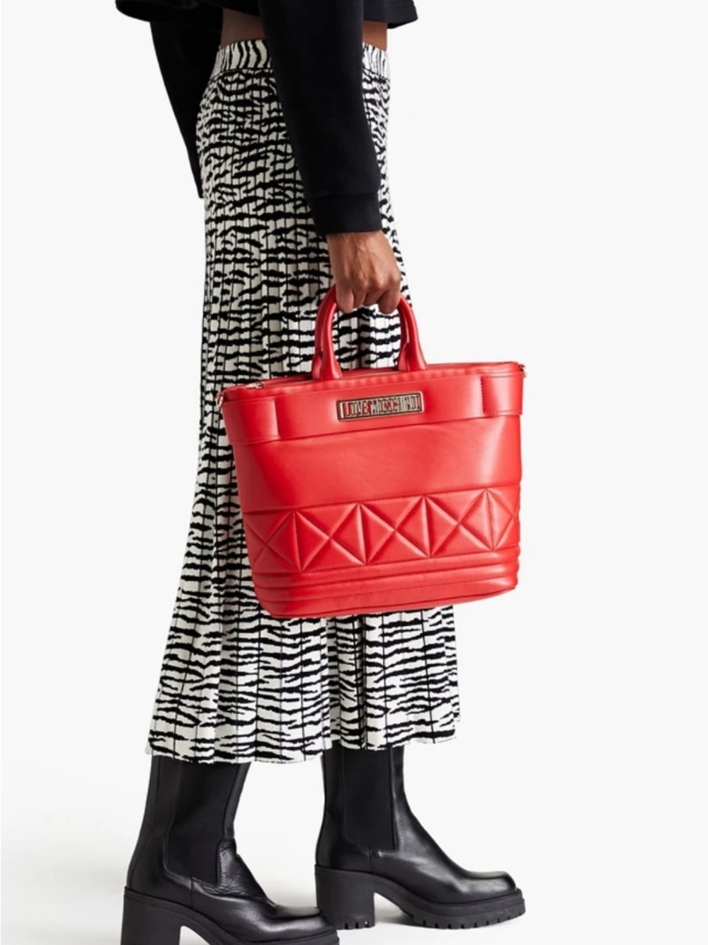 Love Moschino Red Quilted Tote with Gold Logo Plaque - Picture 4 of 6